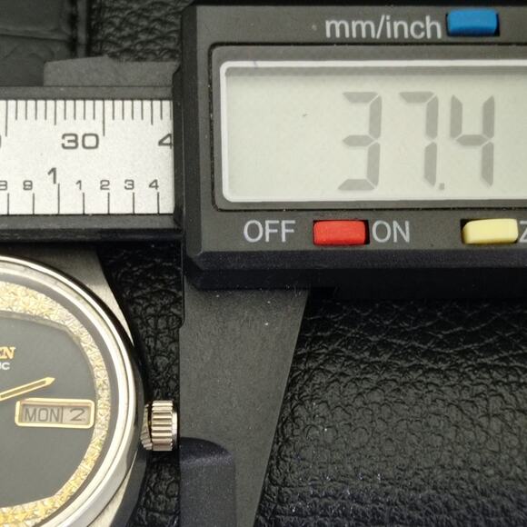 Vintage 1976 Citizen Automatic Mens Silver Watch W/daydate & Gold accents - Picture 7 of 9